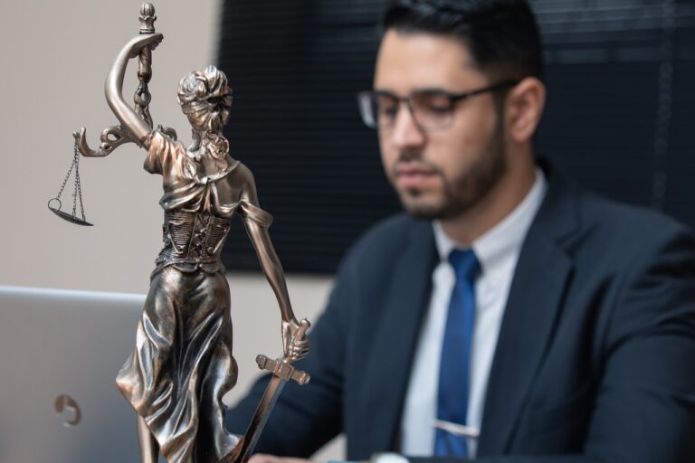 Contratos mercantiles y servicios legales en Las Palmas